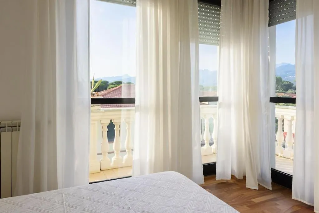 Apartament Royal Sea View Private Parking Marina di Pietrasanta Włochy