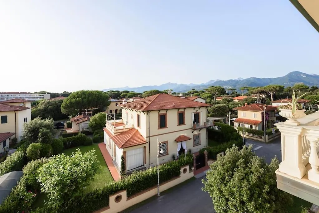 Apartament Royal Sea View Private Parking Marina di Pietrasanta 0*,  Włochy