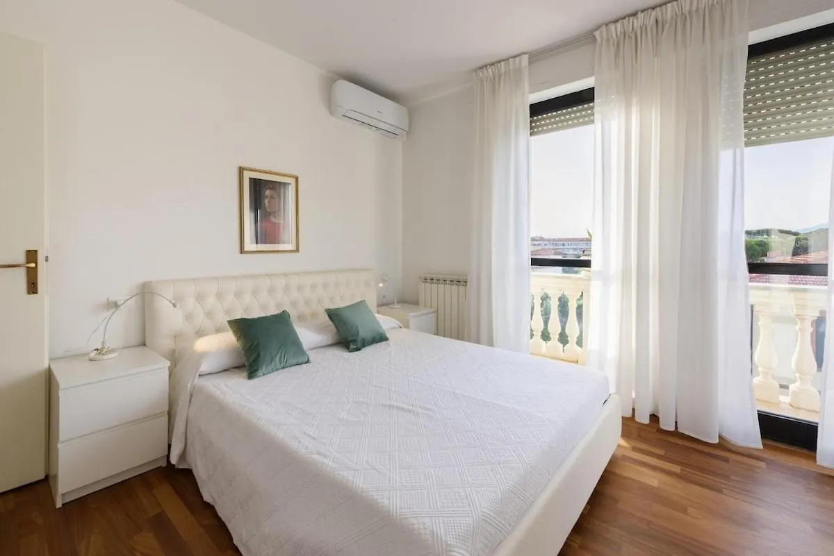 Apartament Royal Sea View Private Parking Marina di Pietrasanta