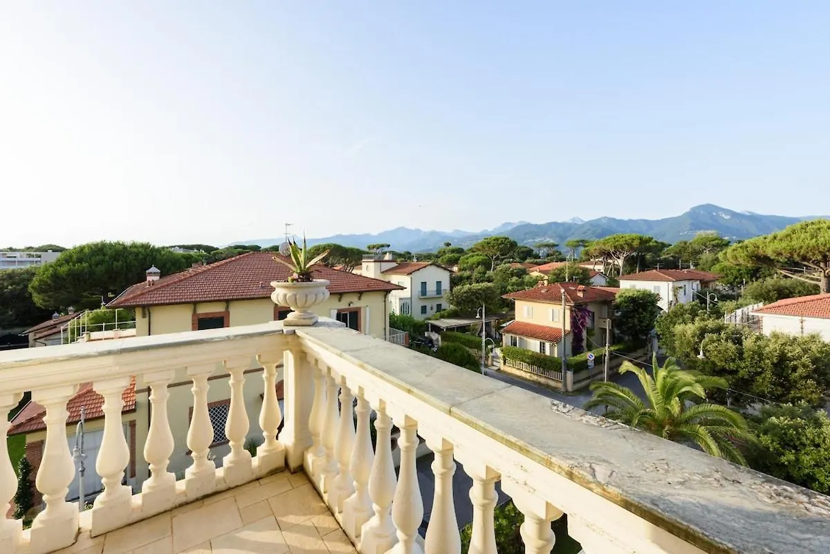 Apartament Royal Sea View Private Parking Marina di Pietrasanta Włochy