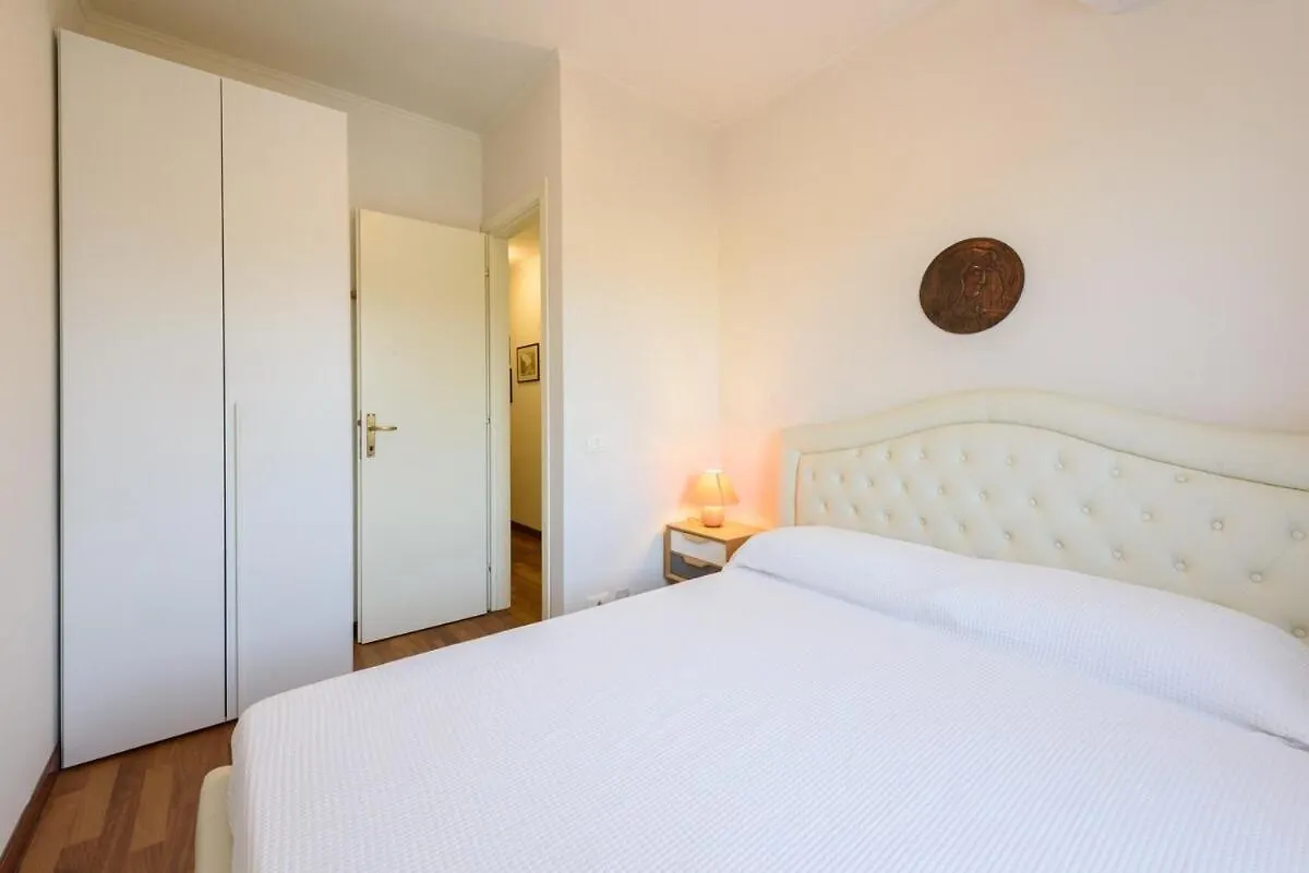 Apartament Royal Sea View Private Parking Marina di Pietrasanta 0*,  Włochy